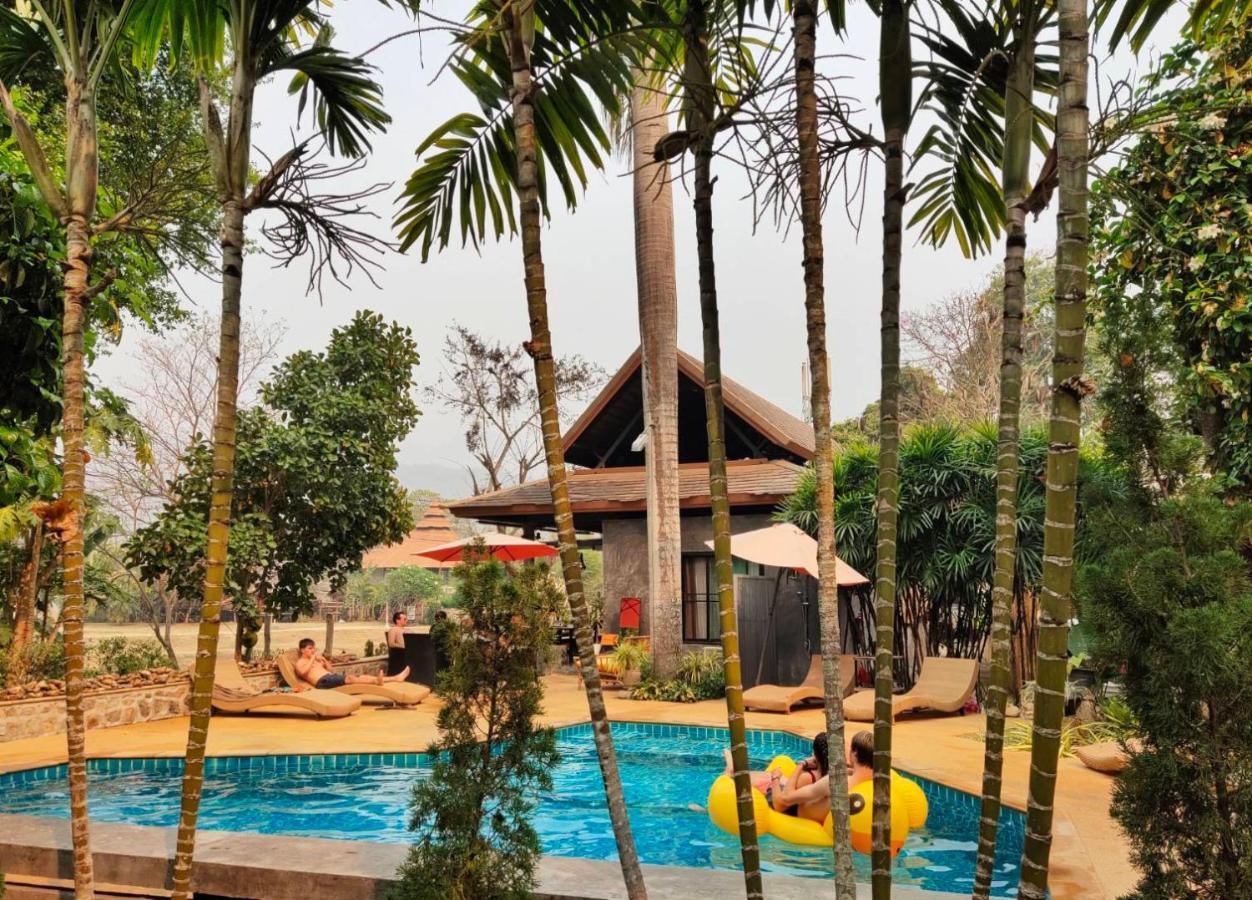 Family House @ Pai Hotel Exterior photo