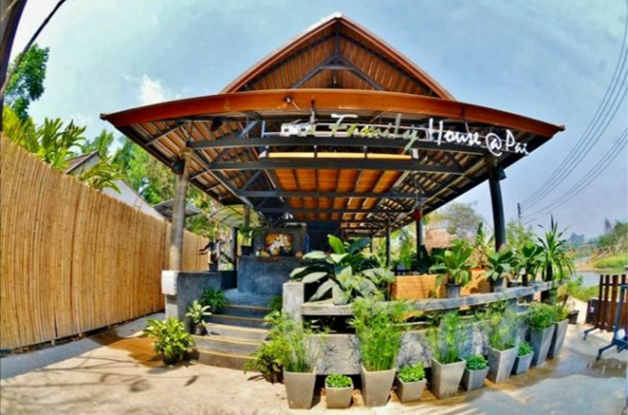 Family House @ Pai Hotel Exterior photo